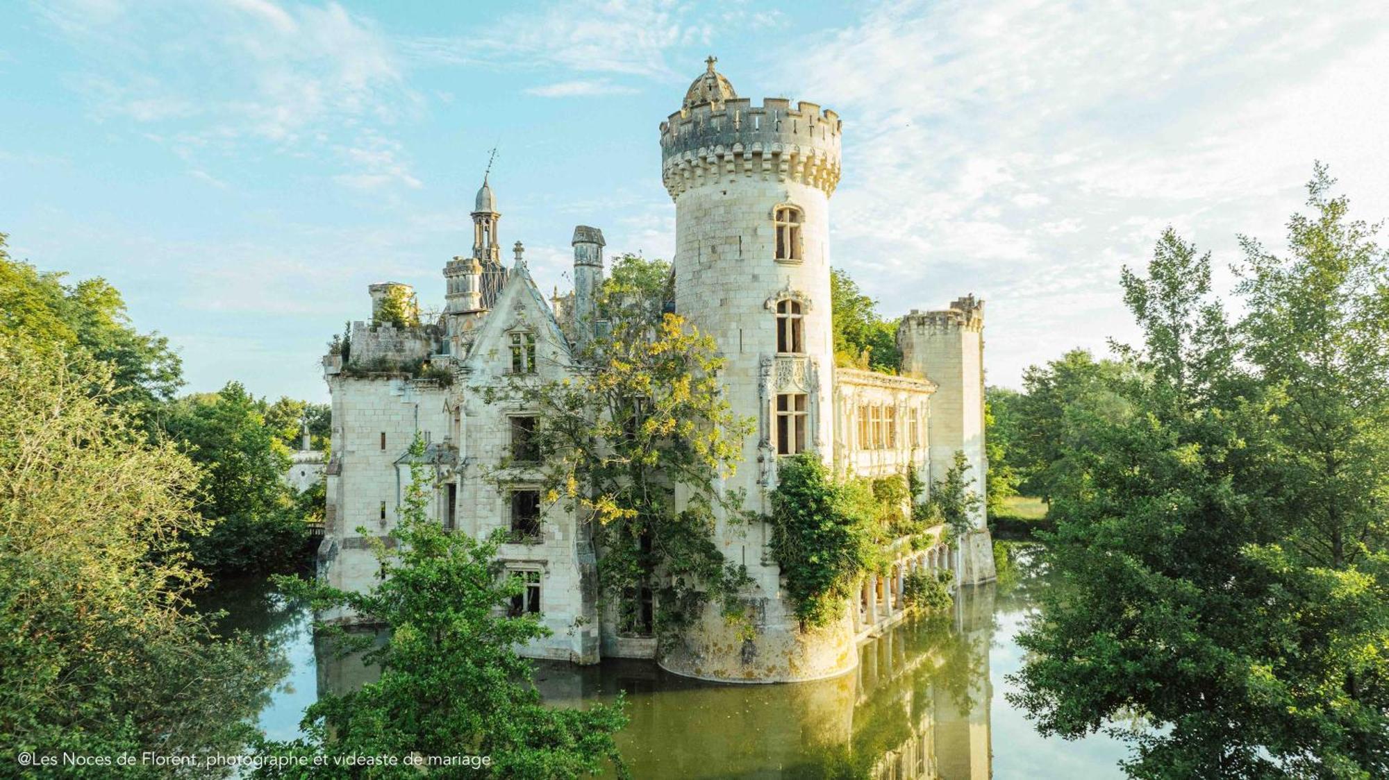 Ecolodges De Reve Dans Un Chateau De Conte De Fees Les-Trois-Moutiers المظهر الخارجي الصورة